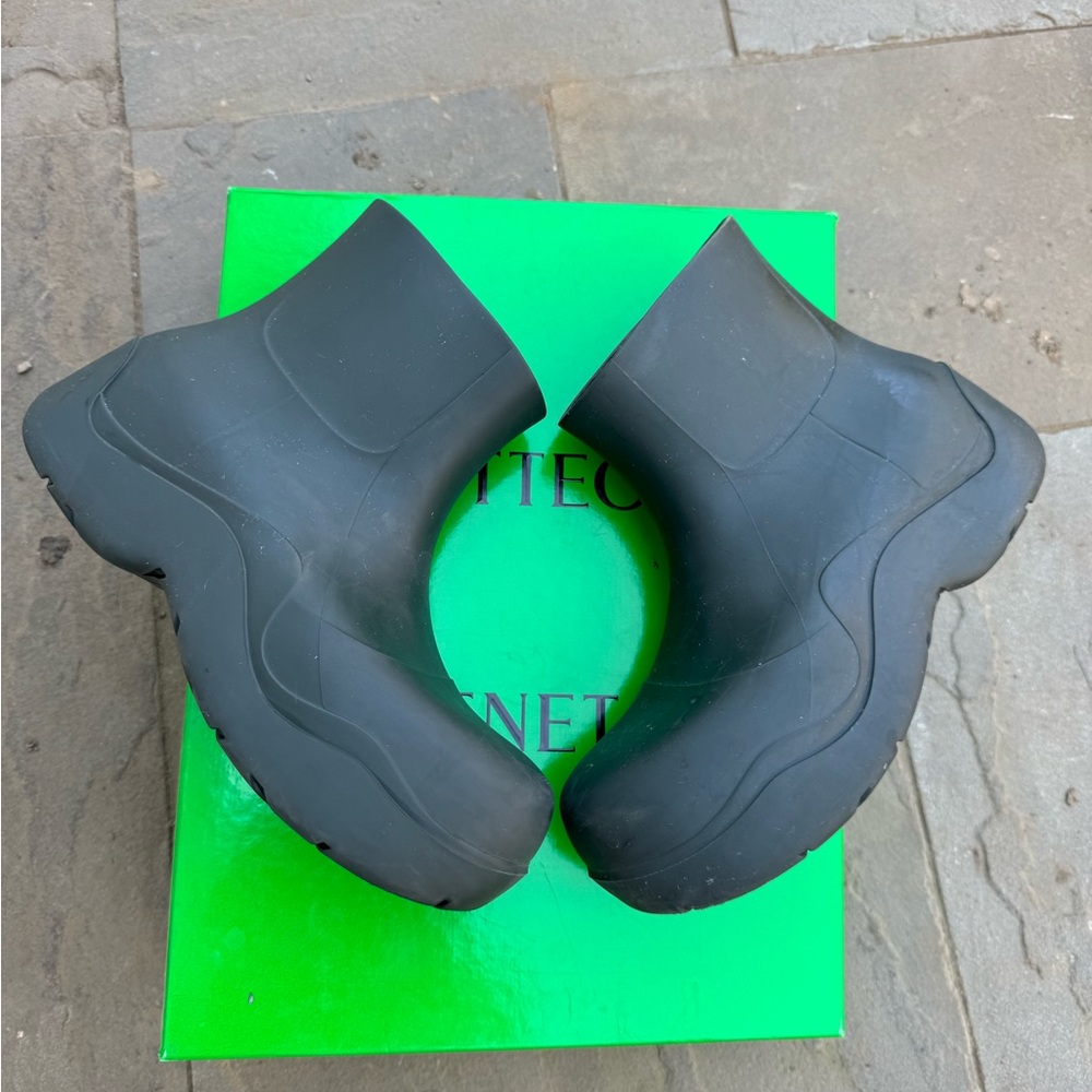 Bottega Veneta Dark Green Men's Boots